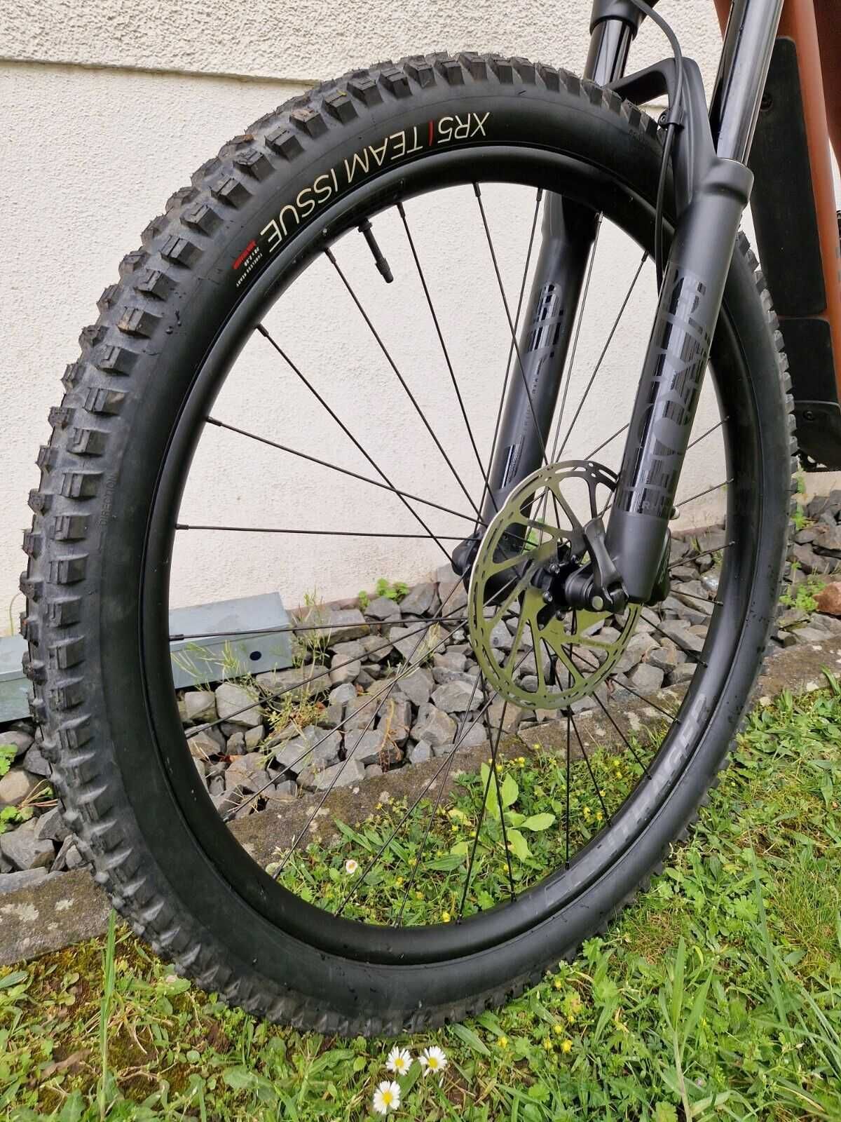 Trek Fuel Exe 9.7, Tamanho M, Bicicleta Elétrica Leve para Montanha TQ