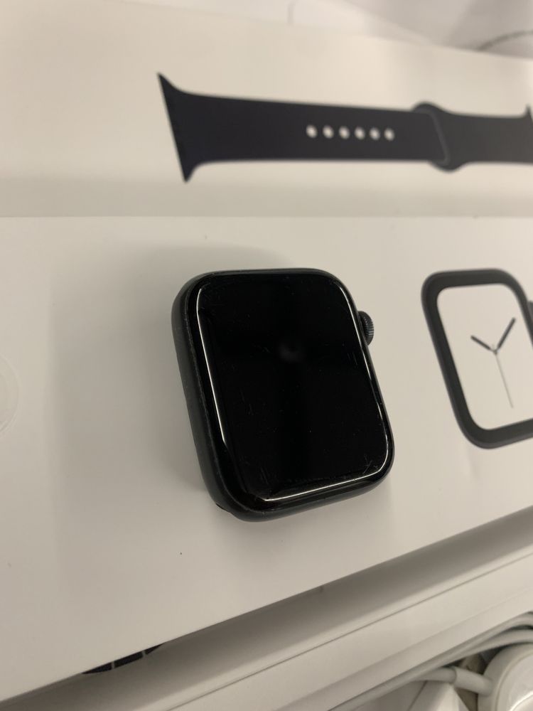 Apple watch series 4 44mm Space Grey