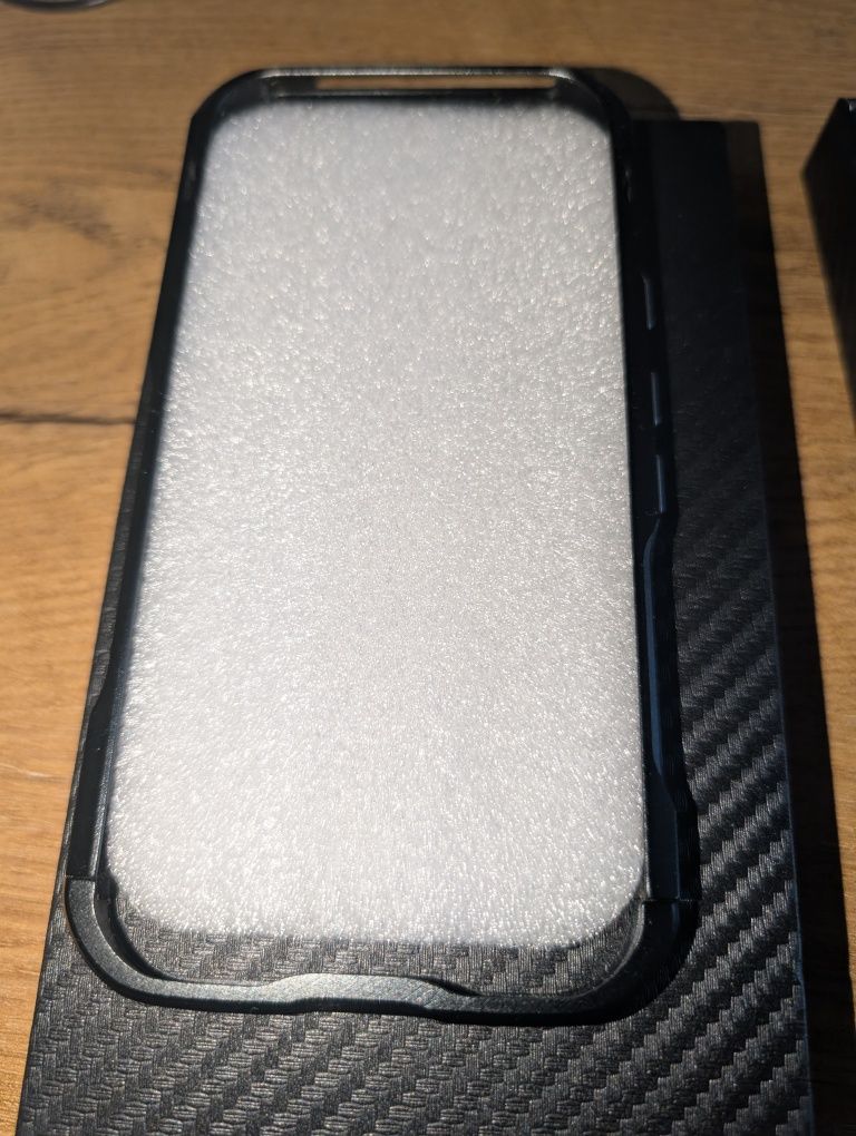 Etui pancerne i ramka metalowa Pixel 9