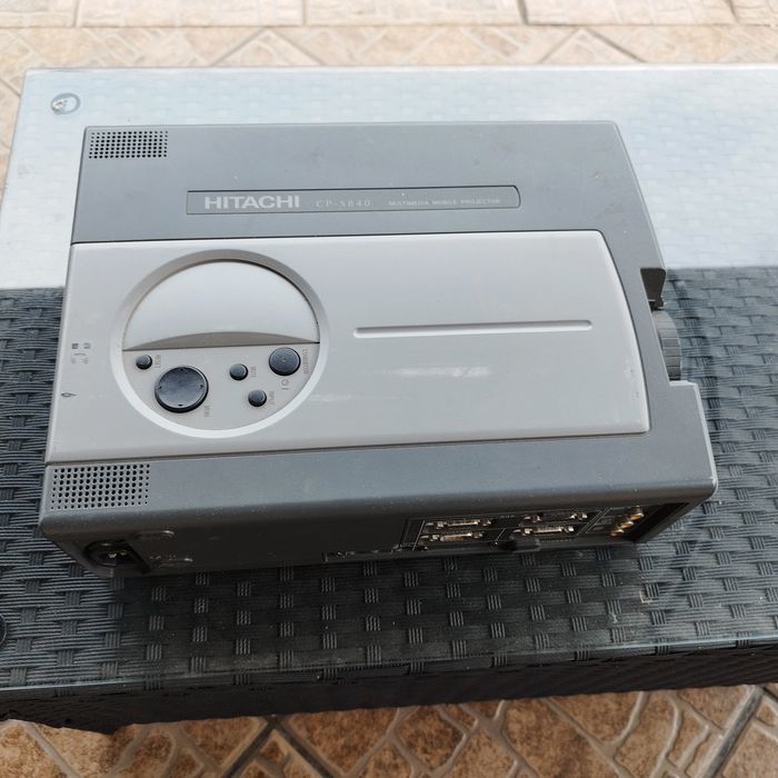 Projektor Hitachi CP-S840