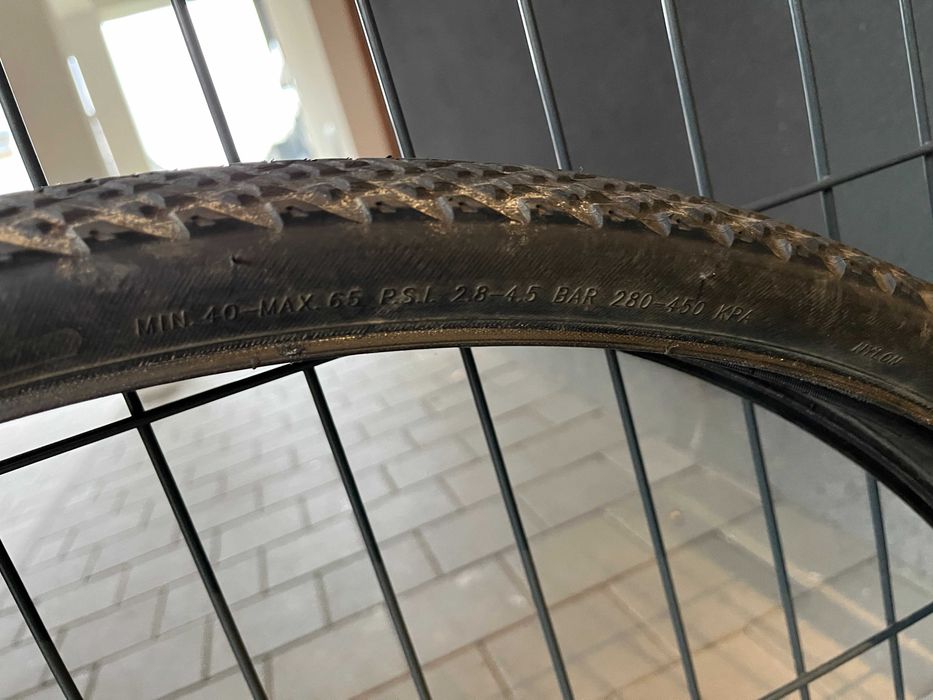 opony GIANT  CROSSCUT 700x38c