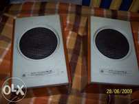 stary rosyjski adapter, gramofon z radiem i kolumnami