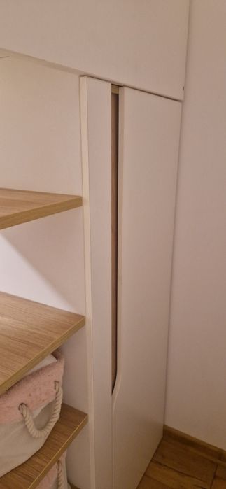 Łóżko piętrowe z biurkiem i szafą