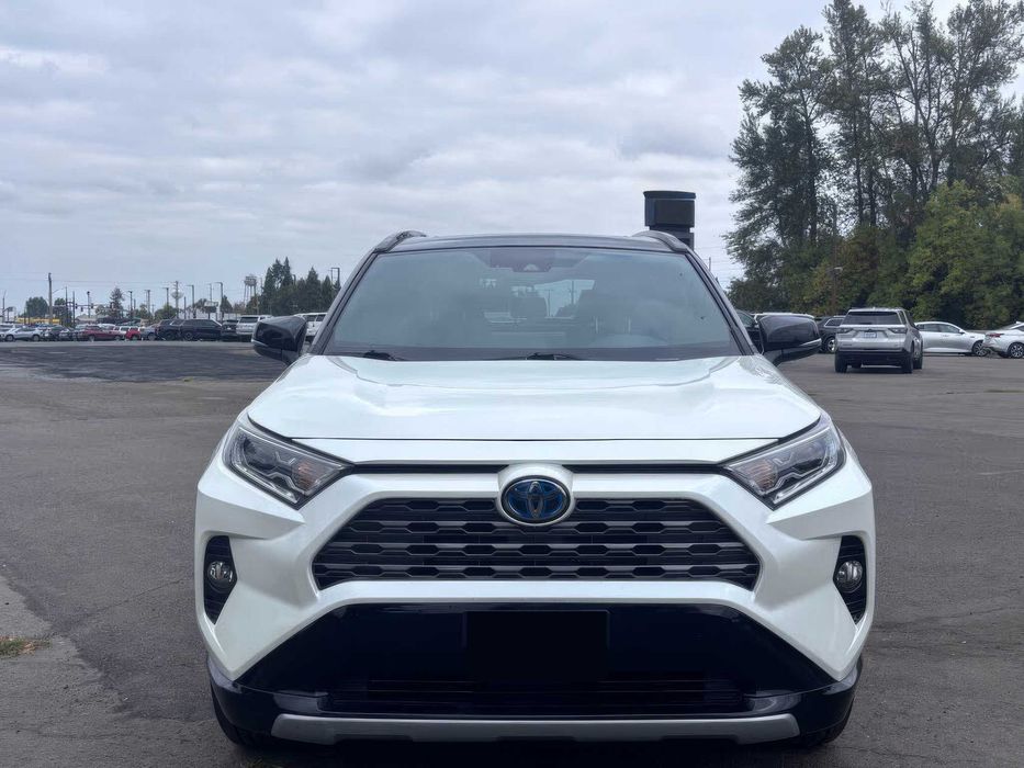 Toyota RAV4 Hybrid XSE      2020