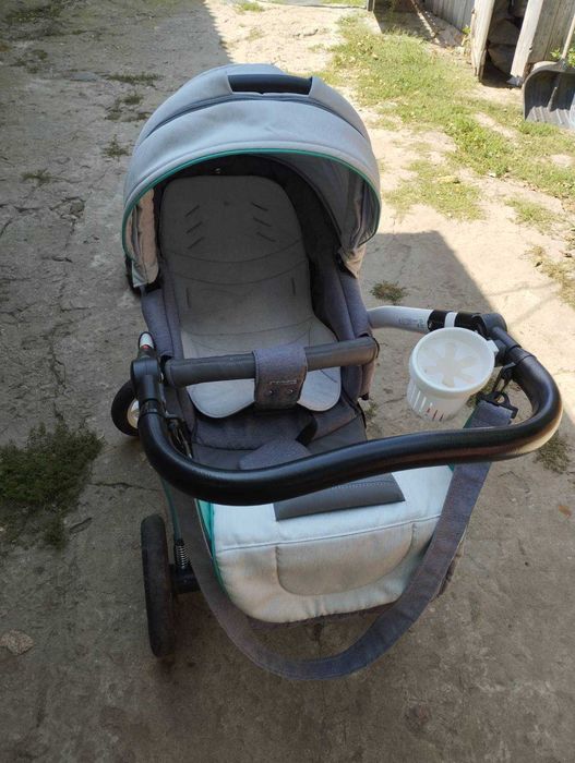 Продам дитячу коляску.