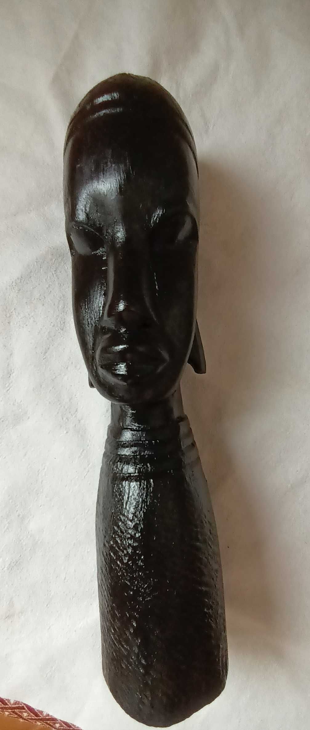Busto de africano em madeira
