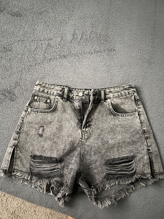 Сірі джинсові шорти