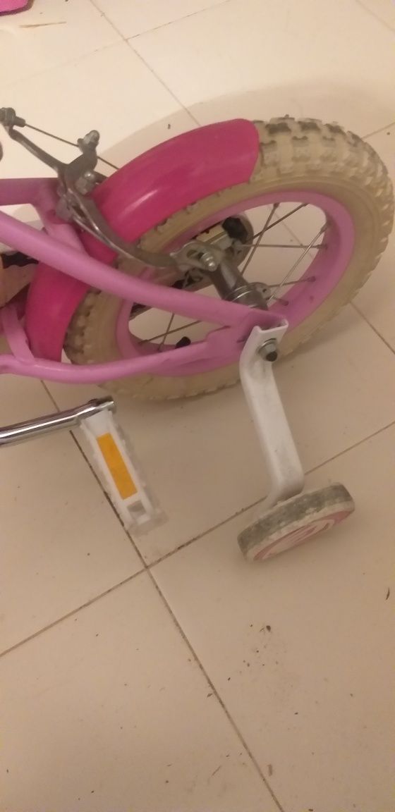 Bicicleta rosa menina