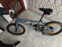 Bicicleta estilo bmx