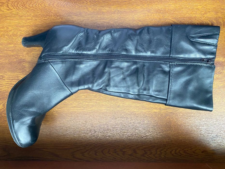 Чоботи осінні/весняні чорні шкіряні (39 розмір)