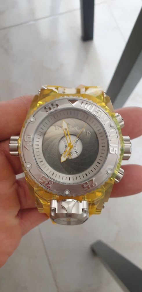 Invicta zeus magnum shutter