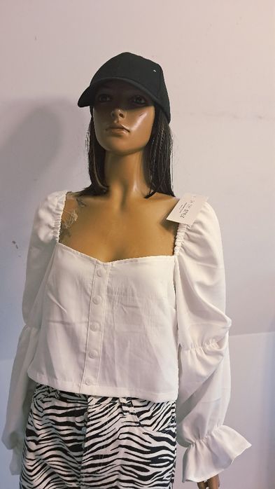 Biała bluzka w stylu boho  krótka