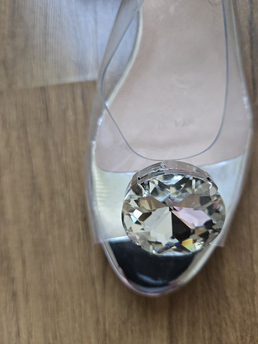 Buty przezroczyste rozmiar 37 srebrne dodatki