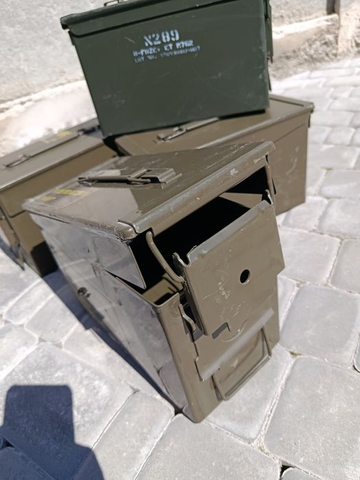 Ящик металевмй герметичний