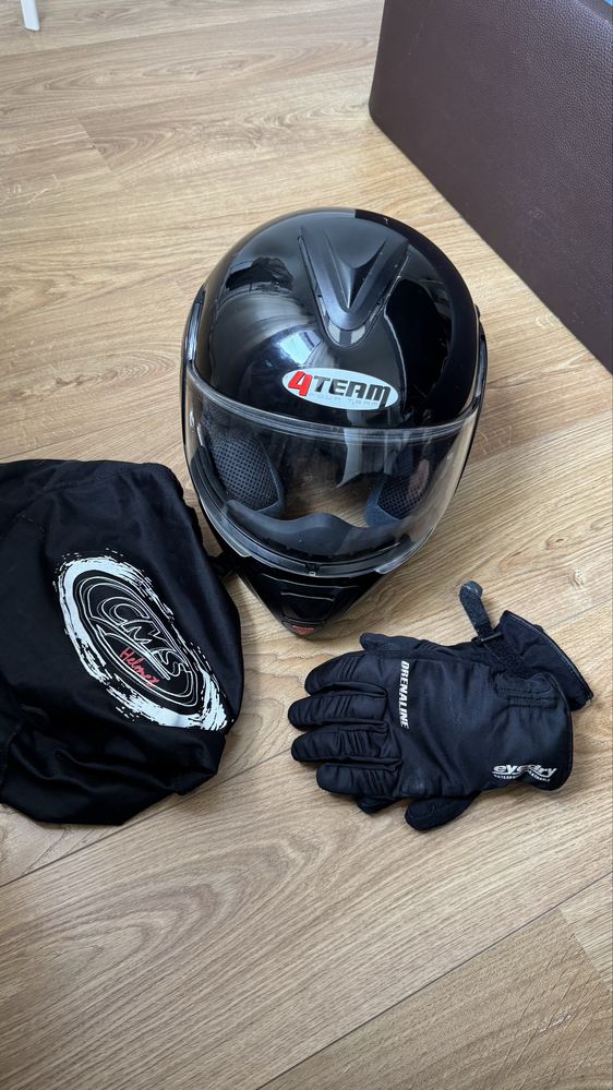 Capacete Four Team