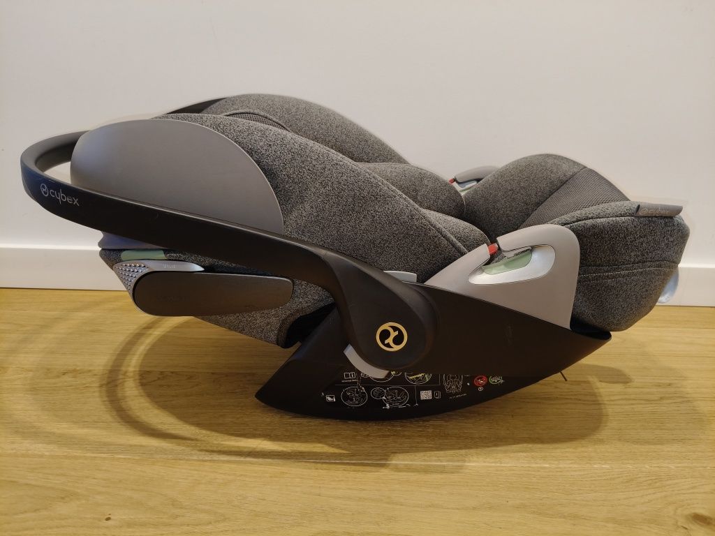 Fotelik Cybex Cloud T i-Size + adaptery do bazy wózka STAN IDEALNY