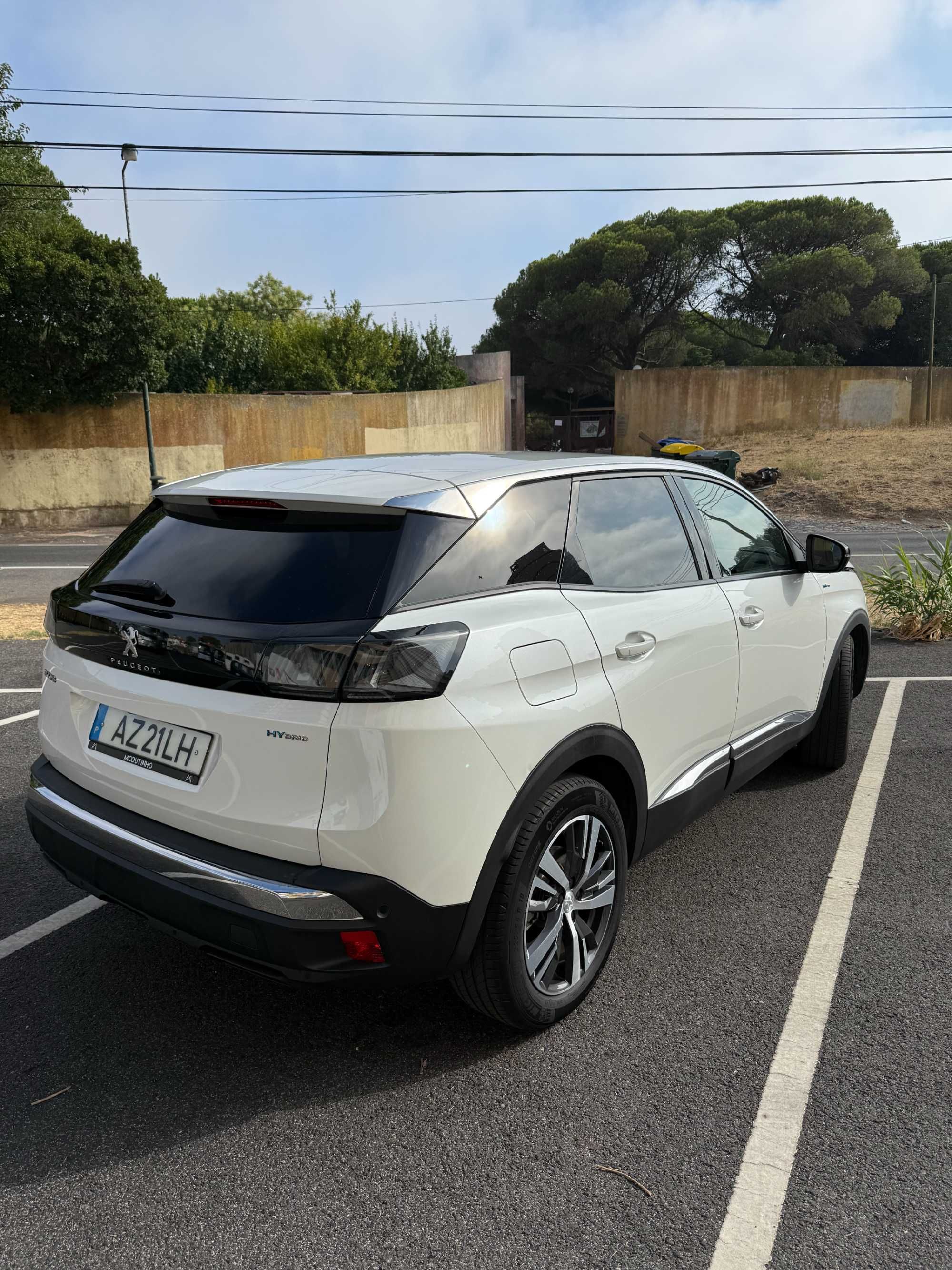 Peugeot 3008 Hybrid Allure Pack 2023 • 225cv • Plug-in • 22.800km