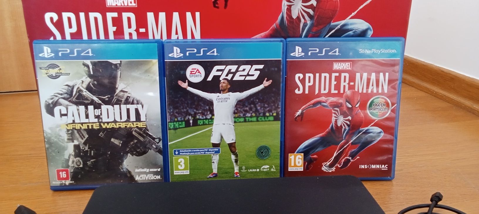 PlayStation 4 / 500 GB em ótimo estado
