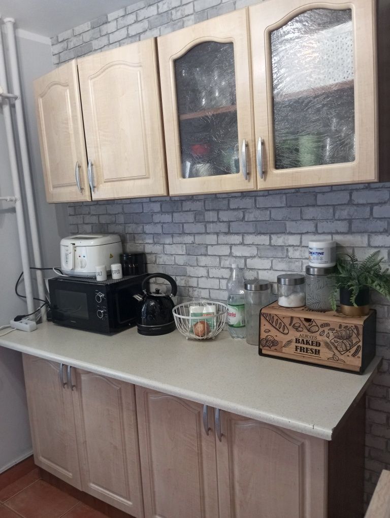 Sprzedam 4 szafki kuchenne 80cm każda