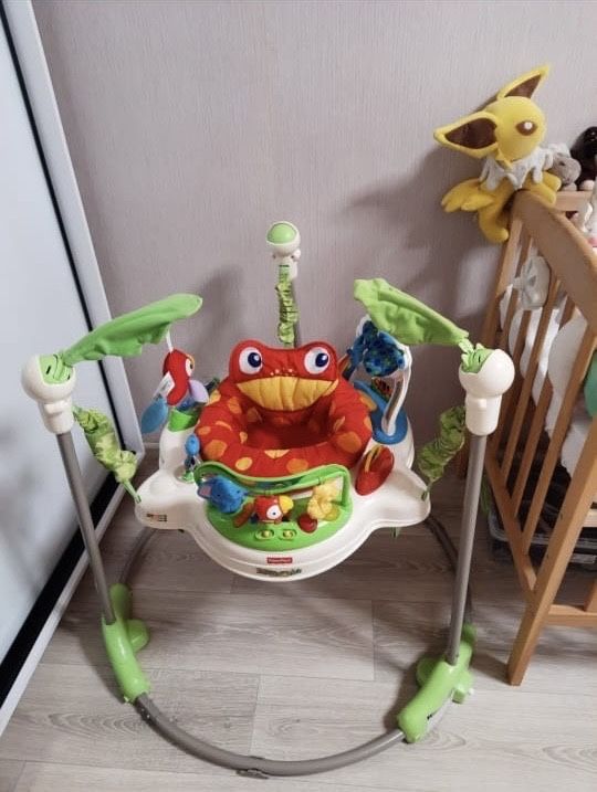 Продам детские прыгунки Fisher-Price