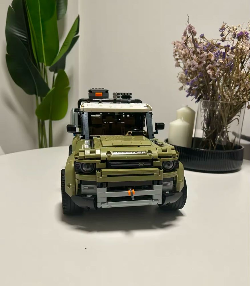 Конструктор Land Rover Defender (42110) 2583 деталі Technic Lego