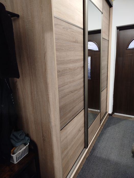 Szafa przesuwna 220 cm