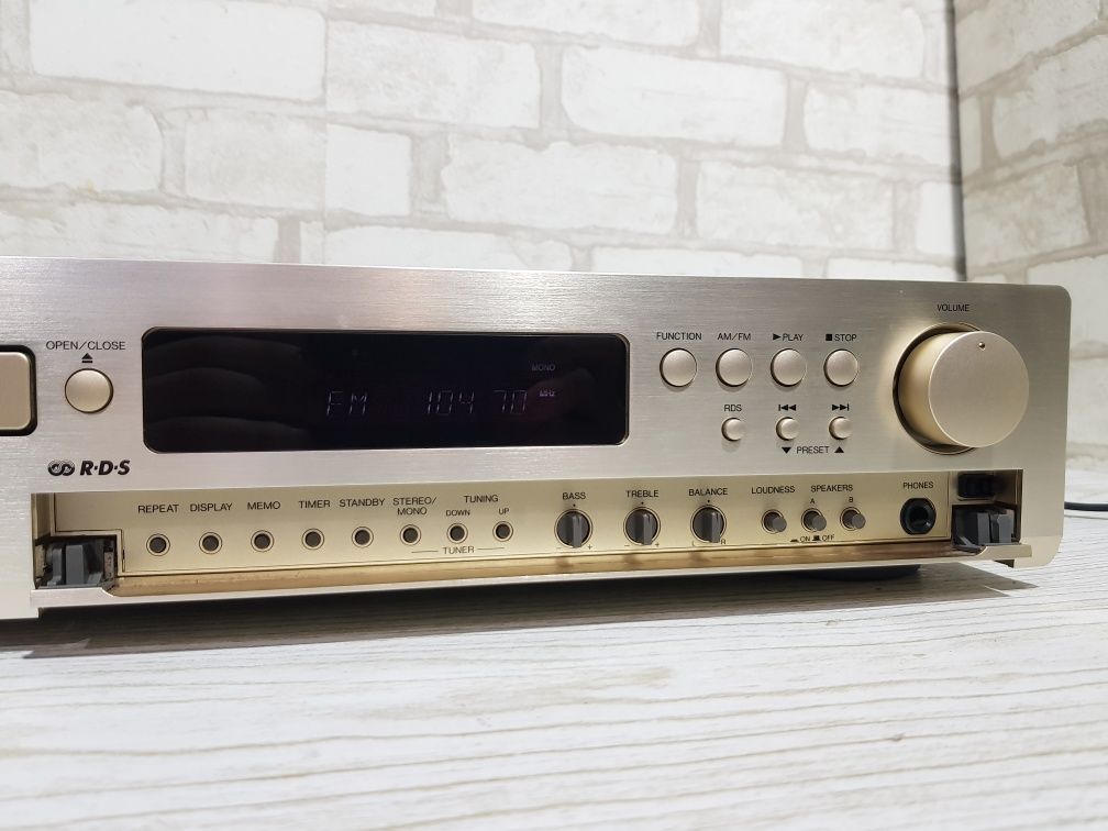 Ресивер/програвач CD дисків DENON RCD-100, *2x45 Вт, б/у з Німеччини