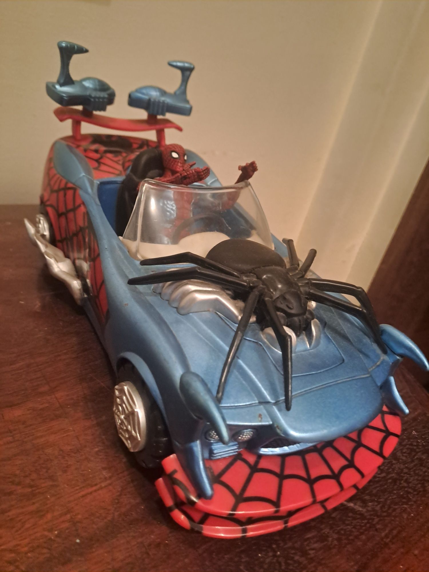 Carro + Boneco Homem Aranha