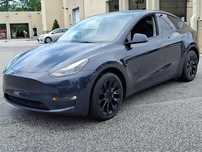 Tesla Model Y  2024