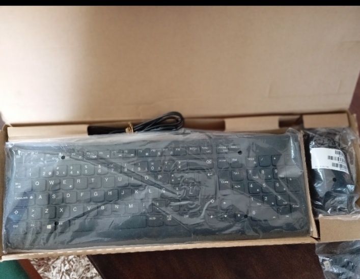 Teclado e monitor
