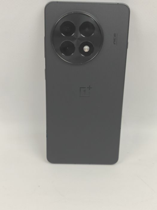 OnePlus Ace 5 Pro,16/256, Snapdragon 8 Elite