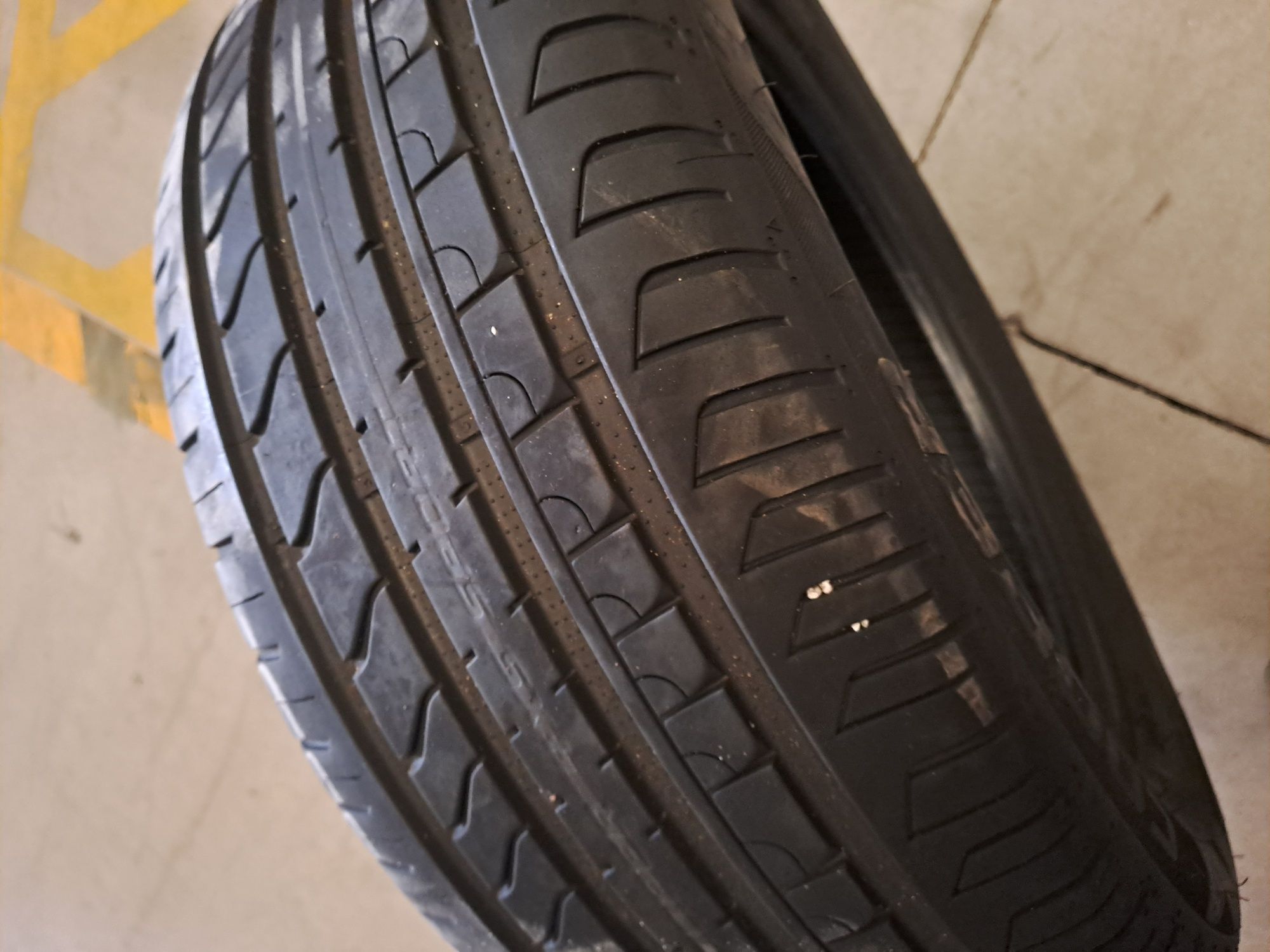 2 pneus semi novos 255/55r/18