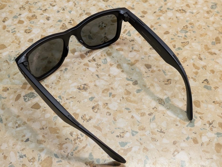 Смарт очки Meta Ray-Ban Stories Wayfarer L Black RW4004