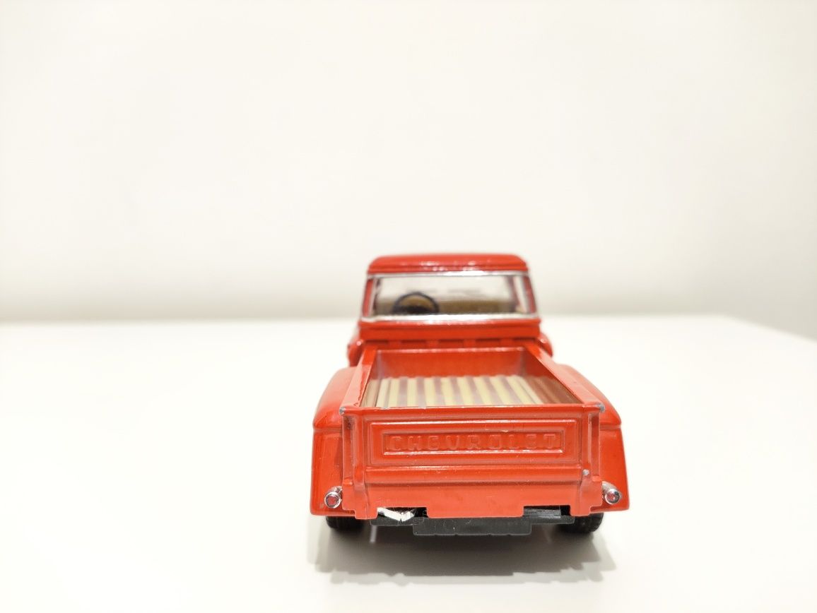 Kinsmart Chevy Stepside Pick-Up 1:32