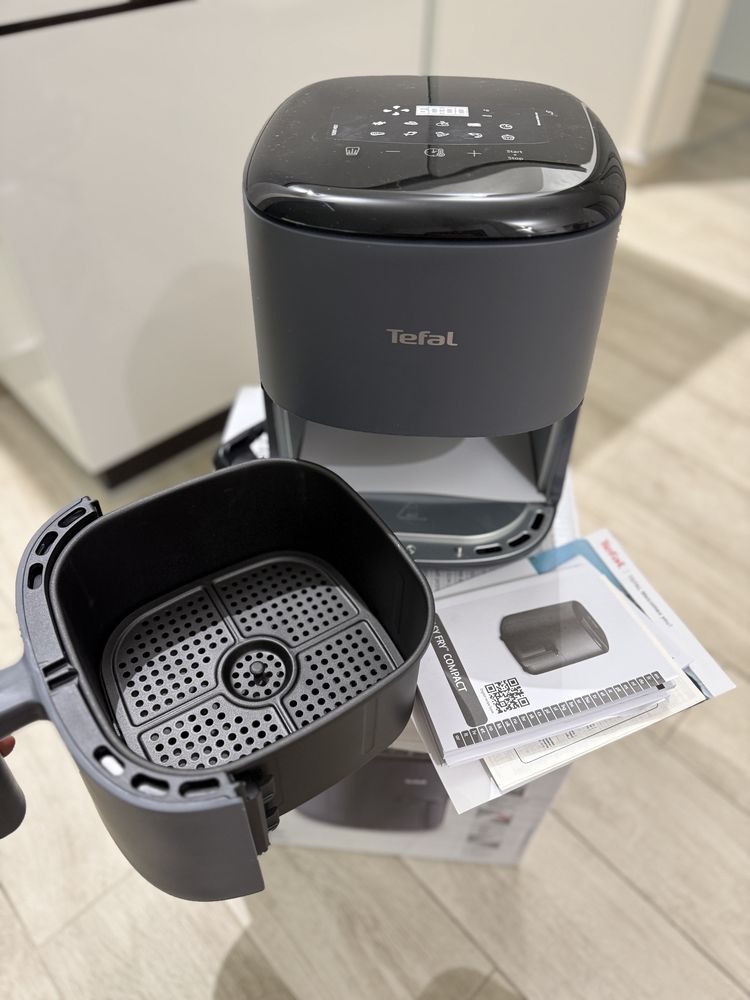 Мультипечь Tefal Easy Fry Compact EY145B10.