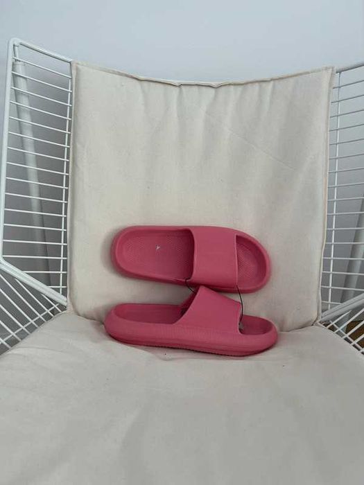 NOWE klapki basenowe Fluffy 40 różowe