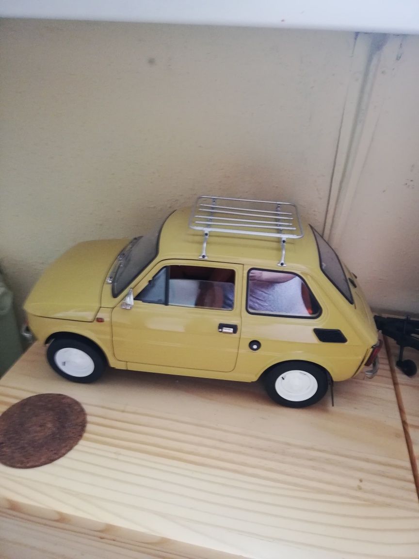 Fiat 126p maluch z przyczepa deagostini skala 1:8+ Bonus rodzinka, psy