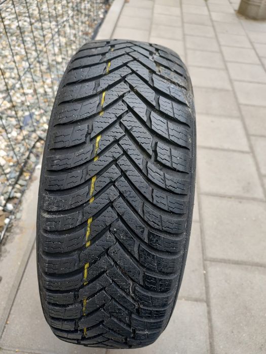 Opona wielosezonowa Nokian 165/60/R14