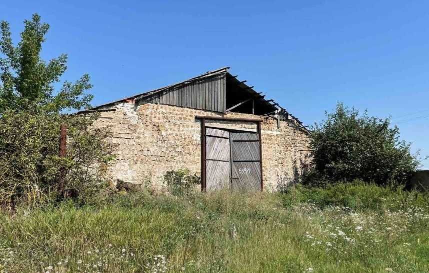 Нежитлові будівлі току (склади) заг. пл. 4 358,2 кв.м.