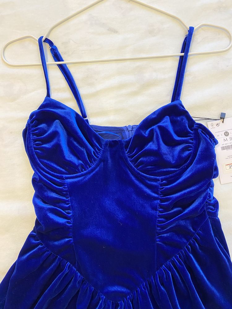 Vestido veludo tam. M STRADIVARIUS NOVO