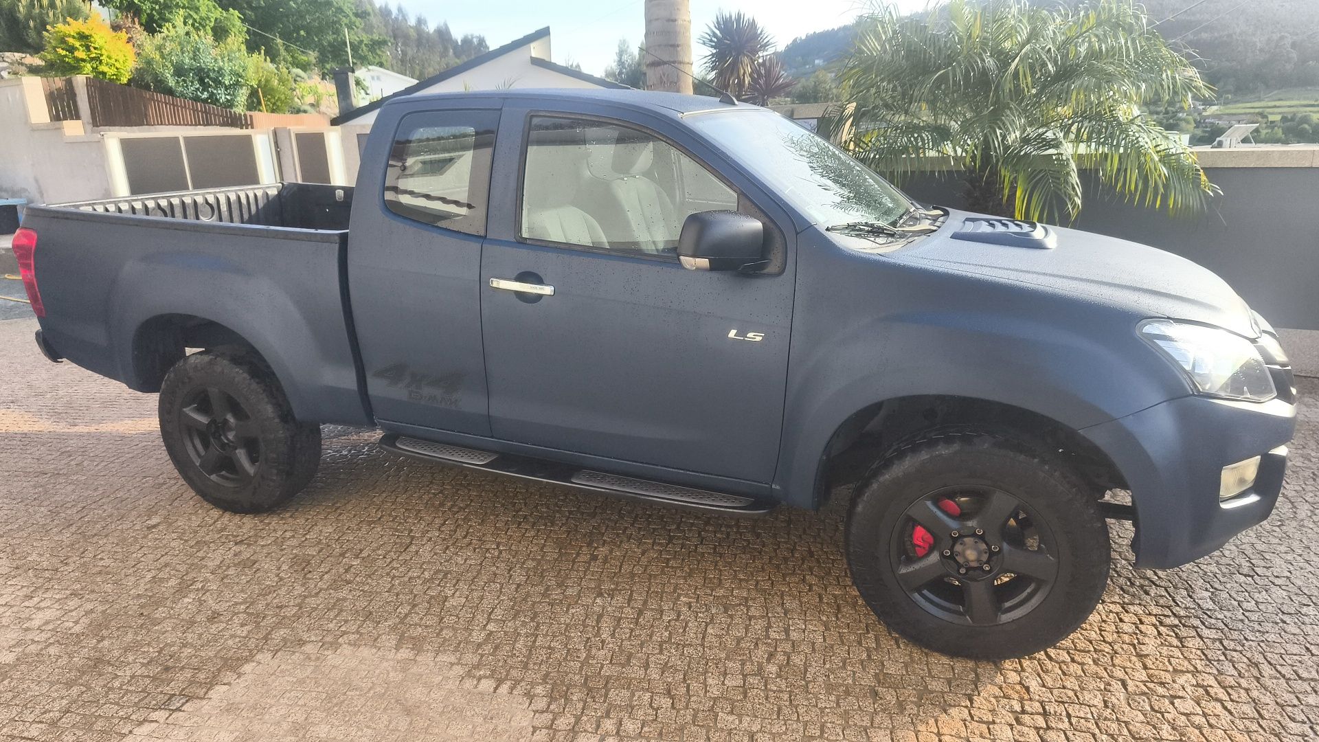Isuzu dmax isuzu