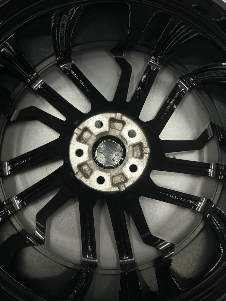 Диски оригінальні Audi RS4 RS5 A5 S5 Q7 SQ7 Q8 Ауді 20 R20 8W0601025FT