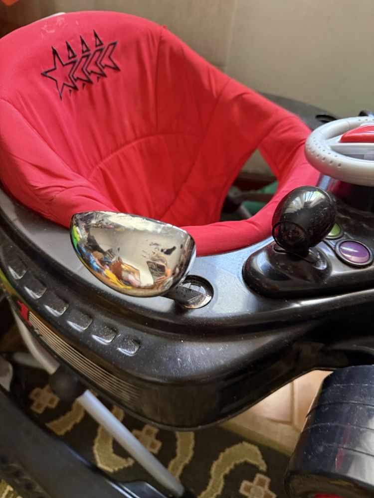 Voador em forma de carro