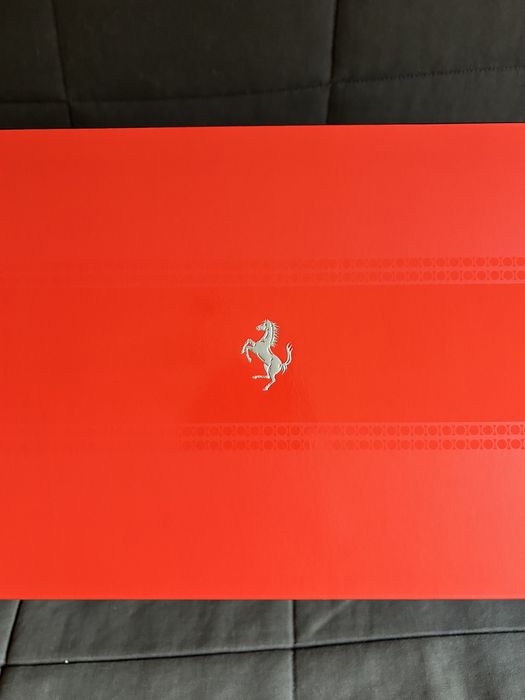 Lego Ferrari Daytona SP3 #42143 (selado)