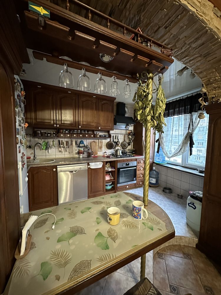 Продається трьохкімнатна квартира в Придніпровськ