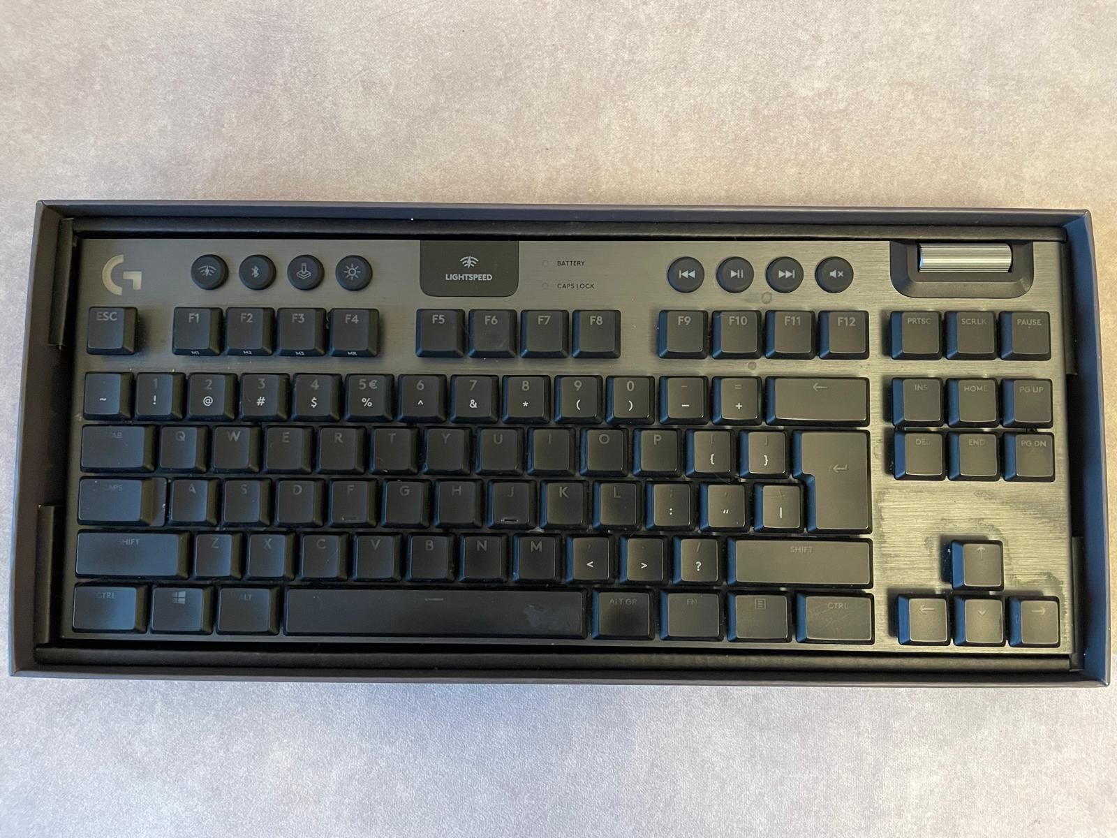 Bezprzewodowa klawiatura mechaniczna Logitech G915 TKL Lightspeed