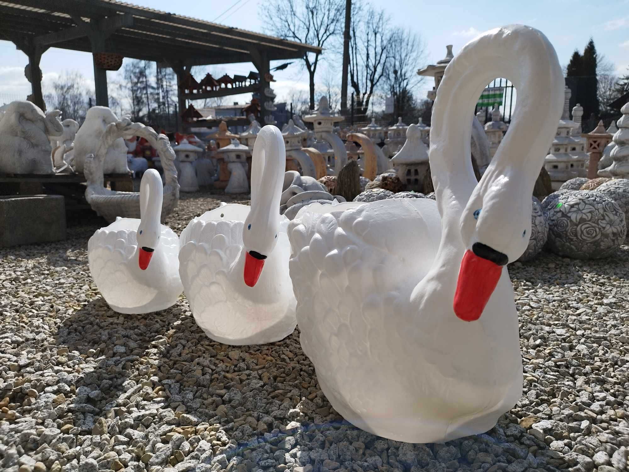 Figurka ogrodowa plastikowa DONICA ŁABĘDŹ doniczka