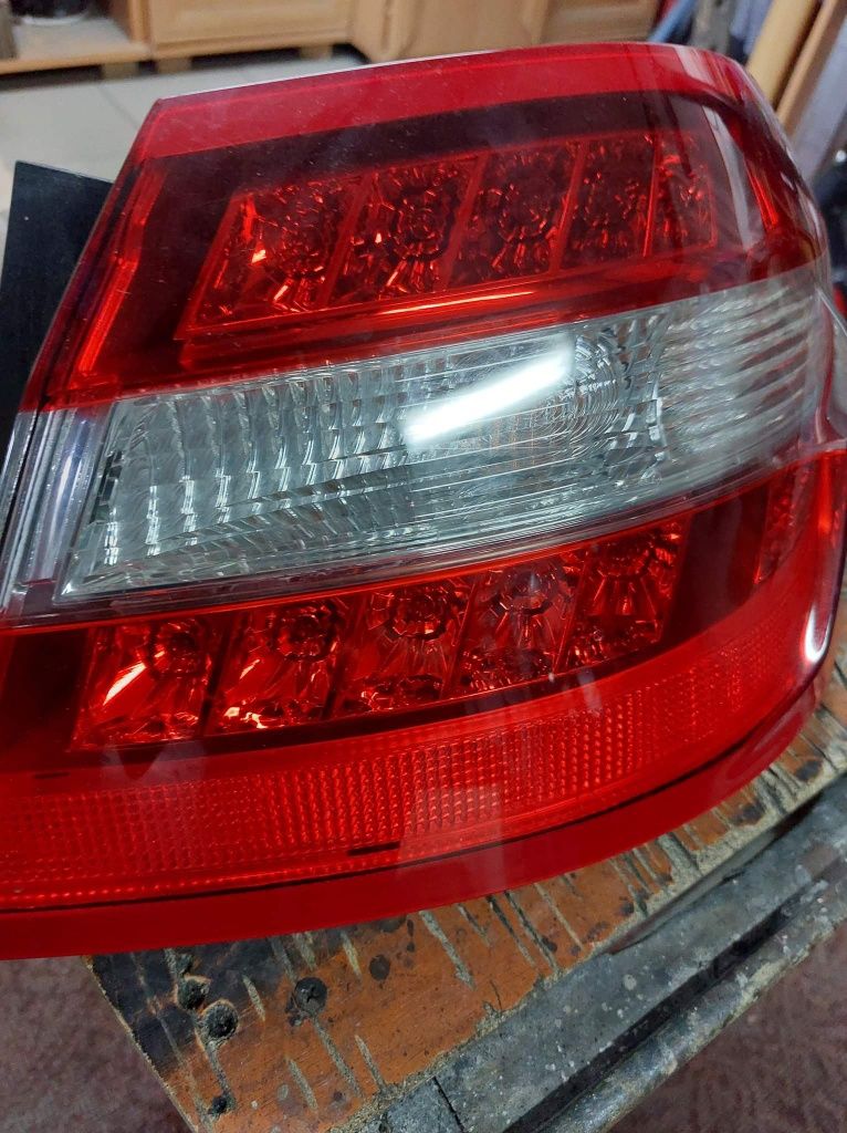 Lampa mercedes w212 tylna prawa