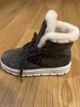 Zimowe buty Prada z futerkiem w kolorze szarym, rozmiar 38