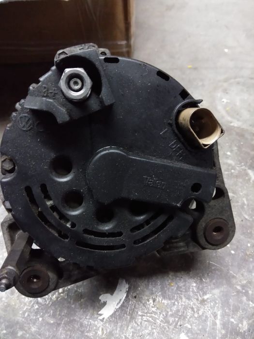 Alternador e compressor de AC